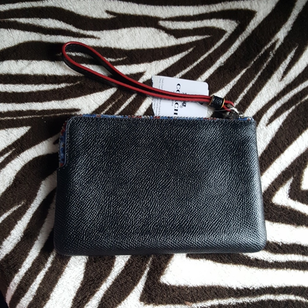 Coach small Black wristlet - Picture 2 of 3